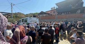 Kazada ölen kuzenler gözyaşlarıyla toprağa verildi