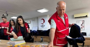bKızılaydan kırtasiye desteği/b