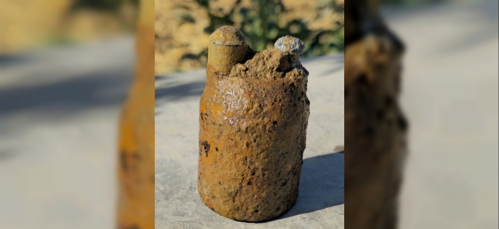 Manisa’da zeytin bahçesinde asırlık top mermisi bulundu