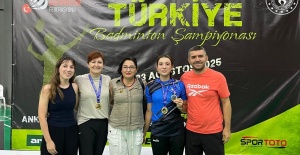 Manisalı Badmintoncu Ravza Bodur Türkiye Şampiyonu oldu