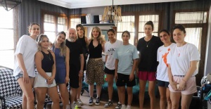 Manisa’nın tek kadın basketbol takımı diyetisyen kontrolünden geçti