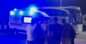 Otobüs şoförleri arasında yol kenarında bıçaklı kavga: 1 yaralı