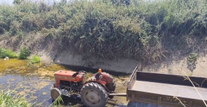 Sulama kanalına devrilen traktörün sürücüsü hayatını kaybetti