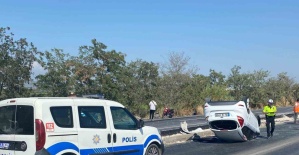 Takla atan araç sürücüsü yaralandı
