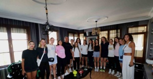 Turgutlu Belediyesi Kadın Voleybol Takımı sezonun ilk kontrolünden geçti