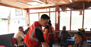 Yunusemre Belediyesi ekipleri kıraathanelerde vatandaşı dinliyor