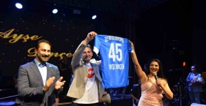 bAyşe Dinçer, Selendide binlerce.../b