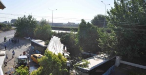 Manisa’da tır faciası: 1 ölü, biri polis 2 yaralı