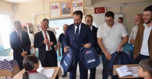 bÖğrencilere okulun ilk gününde.../b