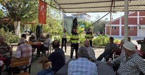 bSalihlide polis ve jandarmadan vatandaşlara.../b