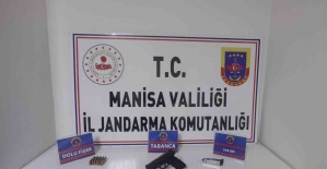 Şüphe üzerine üstü aranan şahıstan tabanca ve mermi çıktı