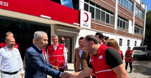 TBMM 22. Dönem Başkanı Bülent Arınç’tan Türk Kızılay Manisa’ya ziyaret
