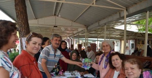 Yazar Emine Ataman Koç’un imza törenine yoğun ilgi