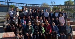 58 yıl sonra ilkokul öğretmenleriyle buluştular