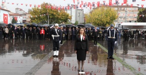 Bartın Valisi Nurtaç Arslan’dan yağmura rağmen örnek davranış