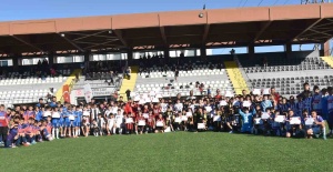 Cumhuriyet coşkusu sahaya taşındı