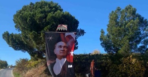 Kepçe operatöründen anlamlı cumhuriyet kutlaması