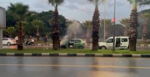 Manisa’da seyir halindeki otomobil alev aldı
