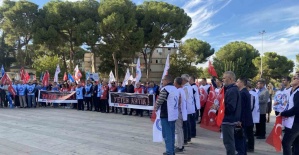 Öğrenci ve akrabalarından öğretmene çirkin saldırı