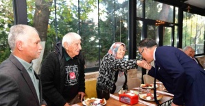 bBaşkan Öküzcüoğlu Emekli Öğretmenlerle.../b