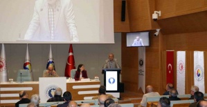 bBaşkan Yılmaz Ekonomiye Dair Değerlendirmelerde.../b