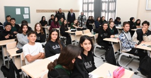 İl Emniyet Müdürü Fahri Aktaş’tan Okullara Ziyaret: “Gençlerimizin Güvenliği Hepimizin Ortak Sorumluluğu”