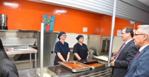 bKaymakam Güldoğan Pansiyonda Öğrencilerle.../b