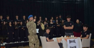 bKim Var sanat etkinliği Manisalılarla.../b