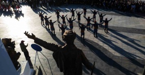 bManisada 100 Öğretmen quot;Eğitim.../b