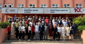 Manisa’da Öğretmenler Günü’nde Öğretmenler Sahneye Çıkacak