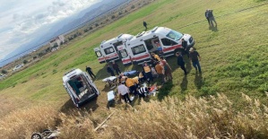 Manisa’da Otomobil Tarlaya Uçtu: 1’i Bebek 5 Yaralı