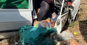 Otomobil yol kenarına uçtu: 1 ölü, 1 ağır yaralı