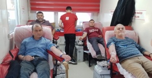 Sarıgöl’de kan bağış kampanyasına yoğun ilgi