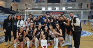 Turgutlu Belediyesi Kadın Voleybol Takımından Taraftarı Önünde Net Galibiyet