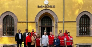 Türk Kızılay Manisa’dan tedavi gören vatandaşlara giysi desteği