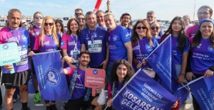 CHP Lideri Özgür Özel, Memleketi Manisa İçin Koştu: ÇYDD Manisa Maratonda Türkiye Zirvesine Çıktı