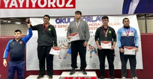 Genç güreşçiler Manisa’da mindere çıktı