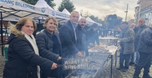 Kütahya Domaniçliler Balık Ekmeğe Doydu