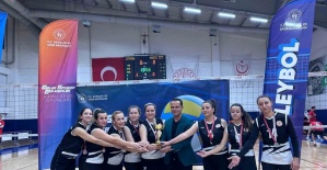 Manisa GSB Kadın Voleybol Takımı Türkiye ikincisi oldu