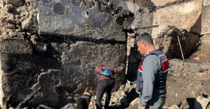 Manisa’da 5 evin kül olduğu yangında ölen kadının cenazesine ulaşıldı