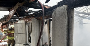 Manisa’da çıkan yangında 1 ev kullanılamaz hale geldi