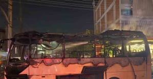 Manisa’da servis otobüsü alev alev yandı