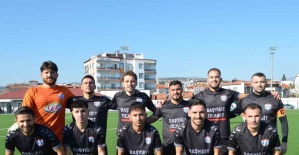 Selendi Belediyespor üçte üç yaptı