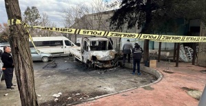 Sığındığı araçta yanarak can verdi