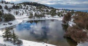 Spil Dağı beyaz gelinliğini giydi