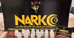 Aracın kaputuna sakladıkları uyuşturucuyla yakalandılar: 4 tutuklama