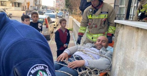 Asansör kulesinden düşen güvercin meraklısı yaralandı