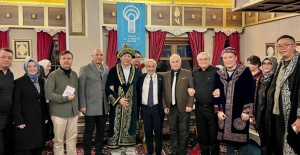 “Bozkırın İki Telli Sesi Manisa’da Yankılandı: İrfan Meclisi’nde Kazak Gecesi”