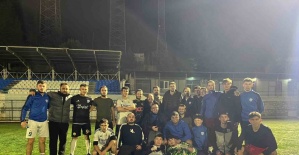 Gördes Engelliler Derneği’nden Altıntaş Spor’a destek