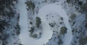 bKarla kaplanan Demircide kartpostallık.../b